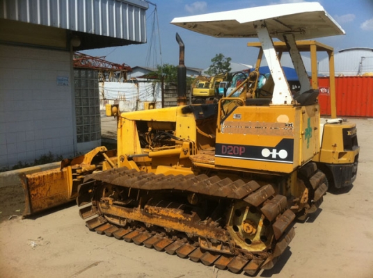 ขายด่วนแทรกเตอร์KOMATSU D20P-6 เก่าญี่ปุ่น ใบมีด6ทิศทาง