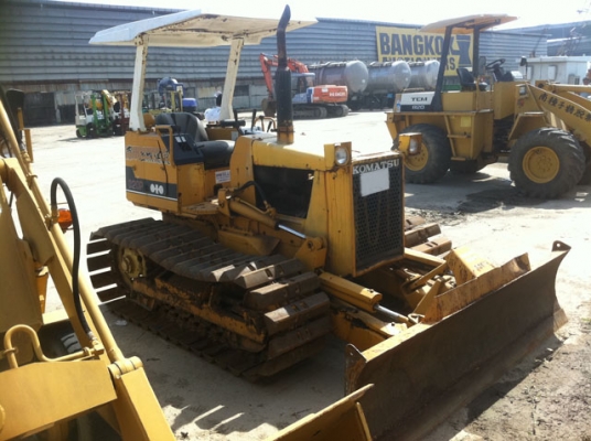 ขายด่วนแทรกเตอร์KOMATSU D20P-6 เก่าญี่ปุ่น ใบมีด6ทิศทาง