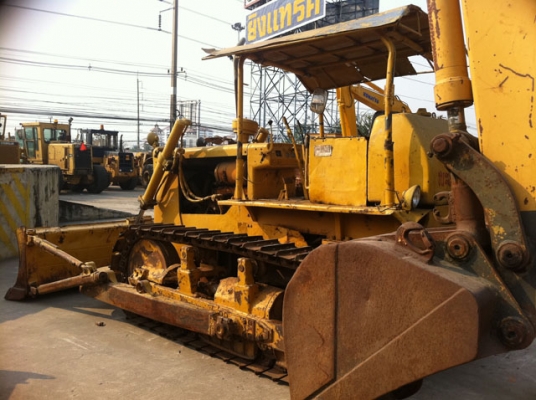 ขายด่วนแทรกเตอร์KOMATSU D50-15 ราคาถูก ตรวจเช็คแล้ว