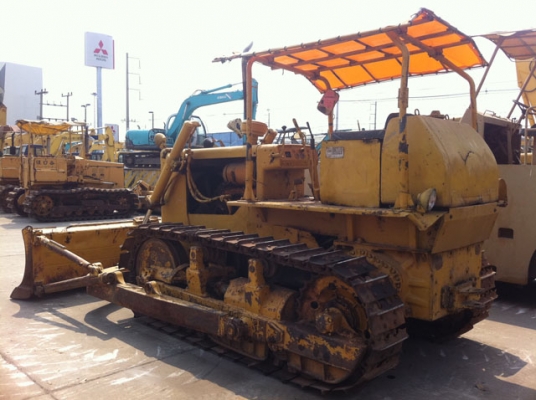 ขายด่วนแทรกเตอร์KOMATSU D50-15 ราคาถูก ตรวจเช็คแล้ว