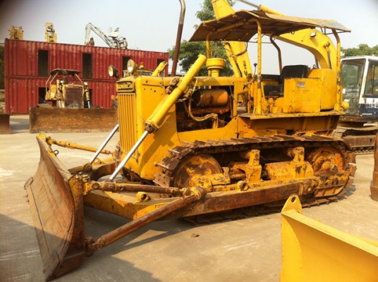 ขายด่วนแทรกเตอร์KOMATSU D50-15 ราคาถูก ตรวจเช็คแล้ว