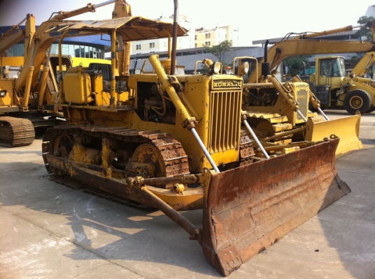 ขายด่วนแทรกเตอร์KOMATSU D50-15 ราคาถูก ตรวจเช็คแล้ว