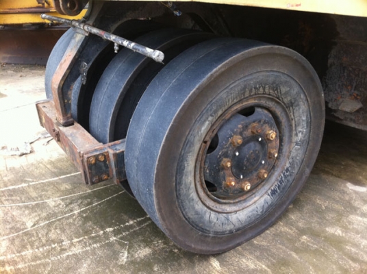 ขายด่วนรถบดล้อยาง9ล้อSAKAI TS200 ตรวจเช็คพร้อมใช้ เล่มทะเบียน