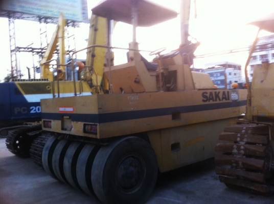 ขายด่วนรถบดล้อยาง9ล้อSAKAI TS200 ตรวจเช็คพร้อมใช้ เล่มทะเบียน