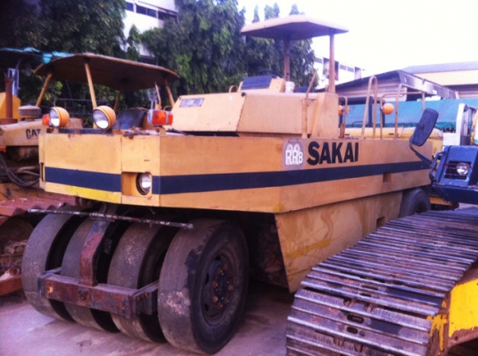 ขายด่วนรถบดล้อยาง9ล้อSAKAI TS200 ตรวจเช็คพร้อมใช้ เล่มทะเบียน