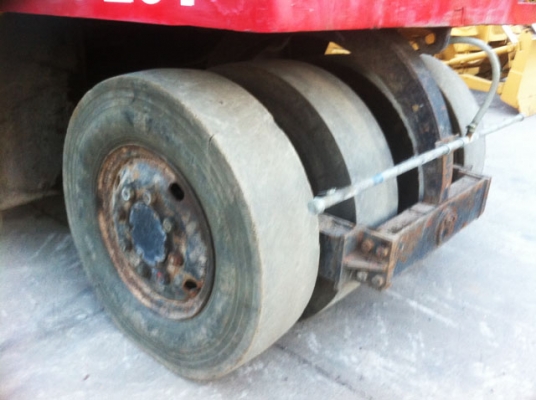 ขายด่วนรถบดล้อยาง9ล้อDYNAPAC CP201 ตรวจเช็คพร้อมใช้