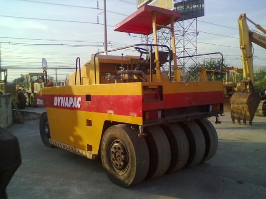 ขายด่วนรถบดล้อยาง9ล้อDYNAPAC CP201 ตรวจเช็คพร้อมใช้