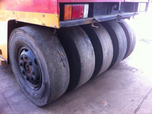 ขายด่วนรถบดล้อยาง9ล้อDYNAPAC CP201 ตรวจเช็คพร้อมใช้