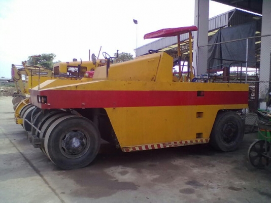 ขายด่วนรถบดล้อยาง9ล้อDYNAPAC CP201 ตรวจเช็คพร้อมใช้