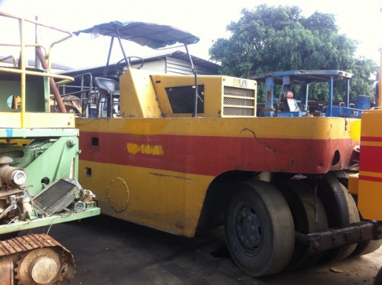 ขายด่วนรถบดล้อยาง9ล้อSAKAI TS7409 พร้อมเล่มทะเบียน ตามสภาพ