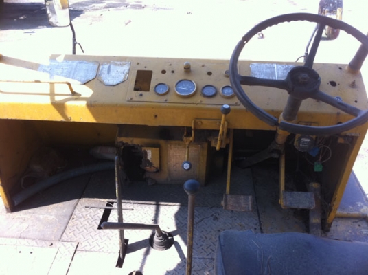 ขายด่วนรถบดล้อยาง9ล้อSAKAI TS7409 พร้อมเล่มทะเบียน ตามสภาพ