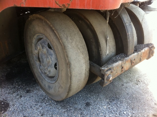 ขายด่วนรถบดล้อยาง9ล้อSAKAI TS7409 พร้อมเล่มทะเบียน ตามสภาพ