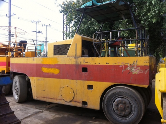 ขายด่วนรถบดล้อยาง9ล้อSAKAI TS7409 พร้อมเล่มทะเบียน ตามสภาพ