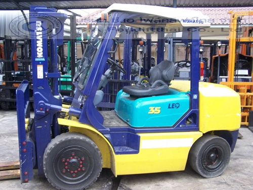 ขาย รถโฟล์คลิฟท์ KOMATSU รุ่น FG35NT-7รถนอกใช้งานเพียง 2,900 ชมสภาพใหม่มาก