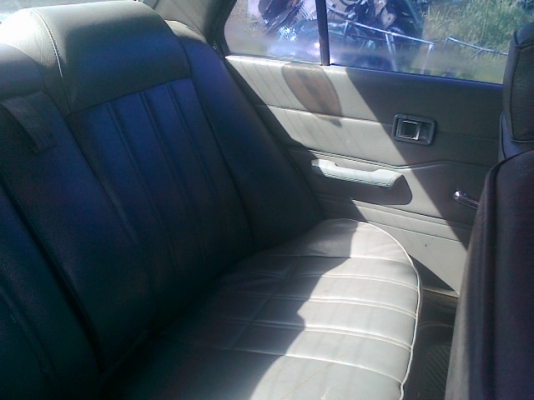 ขายรถคลาสสิคอีกคัน รถขับหลัง ติดแก๊ส พร้อมใช้งาน รถเครื่องเดิม สียังใช้ได้ ซื้อใช้งานได้เลยไม่ต้องซ่อมพร้อมใช้