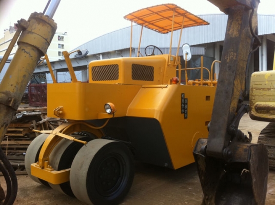 ขายด่วนรถบดล้อยาง7ล้อWATANABE WP15WE ทำสี ตรวจเช็คพร้อมใช้ เก่าญี่ปุ่น