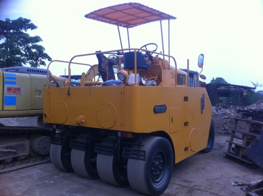 ขายด่วนรถบดล้อยาง7ล้อWATANABE WP15WE ทำสี ตรวจเช็คพร้อมใช้ เก่าญี่ปุ่น