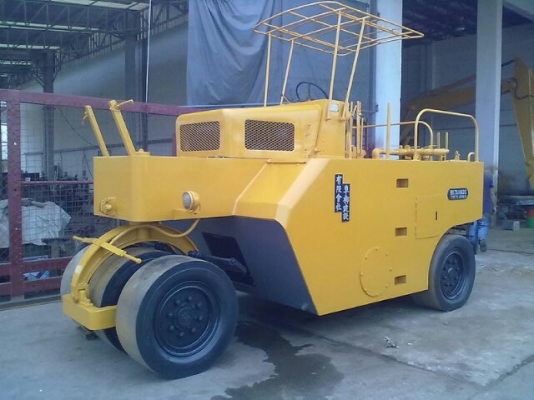 ขายด่วนรถบดล้อยาง7ล้อWATANABE WP15WE ทำสี ตรวจเช็คพร้อมใช้ เก่าญี่ปุ่น