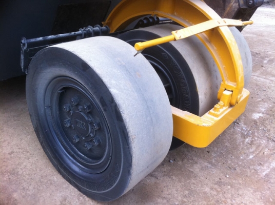 ขายด่วนรถบดล้อยาง7ล้อWATANABE WP15WE ทำสี ตรวจเช็คพร้อมใช้ เก่าญี่ปุ่น