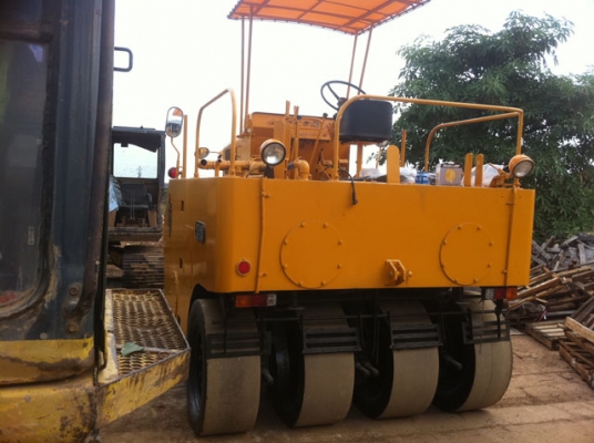 ขายด่วนรถบดล้อยาง7ล้อWATANABE WP15WE ทำสี ตรวจเช็คพร้อมใช้ เก่าญี่ปุ่น