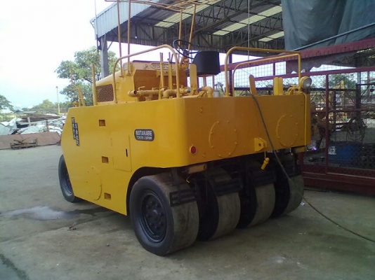 ขายด่วนรถบดล้อยาง7ล้อWATANABE WP15WE ทำสี ตรวจเช็คพร้อมใช้ เก่าญี่ปุ่น