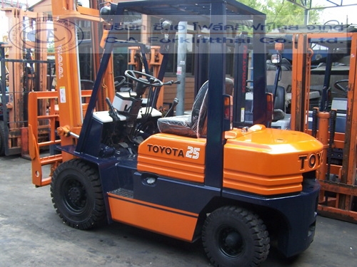 ขาย รถโฟล์คลิฟท์ TOYOTA รุ่น 5-FD25
