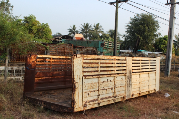 กระบะรถ ๑๐ ล้อ