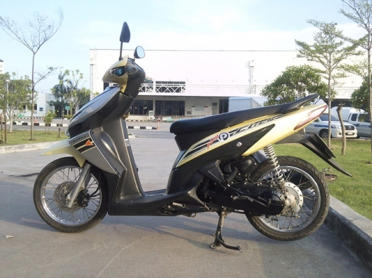 honda click play 51 ลดลงจากป้าย 2000฿