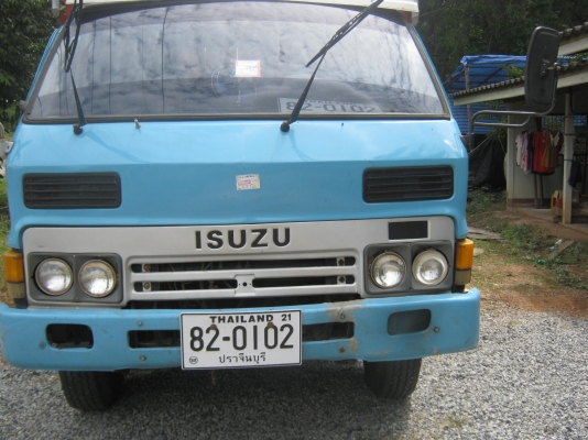 รถบรรทุกหกล้อกลาง คอกไม้สวยแข็งแรง ISUZU KS22 เครื่อง 110