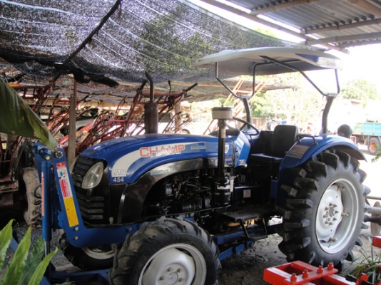 ขายแทรกเตอร์แชมป์ YTO 454 4X4 WD ใบมีดดันหน้า สภาพดีมากครับ