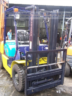 ขาย รถโฟล์คลิฟท์ KOMATSU รุ่น FD30-8