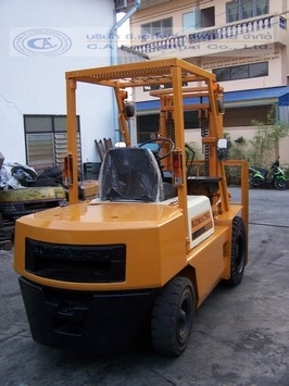 ขาย รถโฟล์คลิฟท์ KOMATSU รุ่น FD30-8