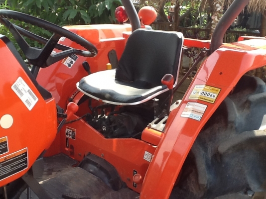 คูโบต้า L4508 4 WD 2 เพลา ใบมีดดัน ทำงาน 1077 ชั่วโมง..รถปี 2554