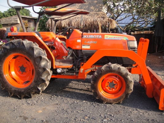 คูโบต้า L4508 4 WD 2 เพลา ใบมีดดัน ทำงาน 1077 ชั่วโมง..รถปี 2554