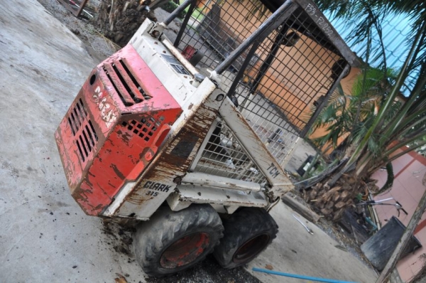 ขาย รถตัก LOADER TCM สภาพเดิมจากญี่ปุ่น อุปกรณ์ครบ ขายถูก55,000บาท!!!