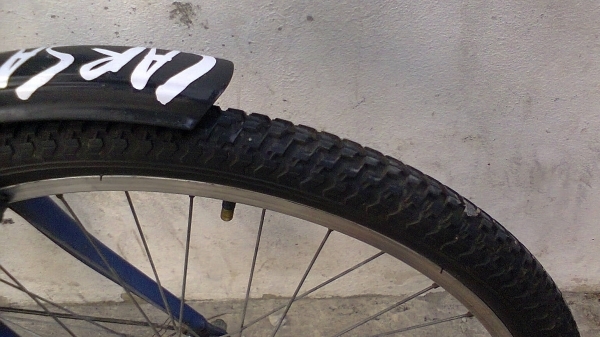 จักรยาน 24 นิ้วๆๆๆ มีเกียส์ ถูกก ดอกยางเต็ม เพิ่งเปลี่ยน เอาไปใส่สายเกียร์ ใช้ได้ จักรยาน 24 นิ้วๆๆๆ มีเกียส์ ถูกก ดอกยางเต็ม เพิ่งเปลี่ยน เอาไปใส่สายเกียร์ ใช้ได้