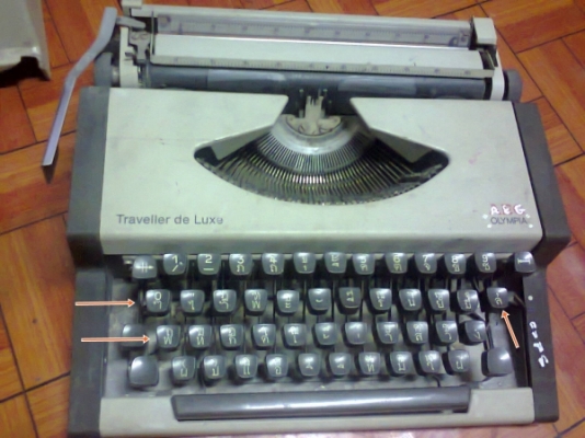 เครื่องพิมพ์ดีด olympia ใช้ก็ได้ สะสมก็ดี