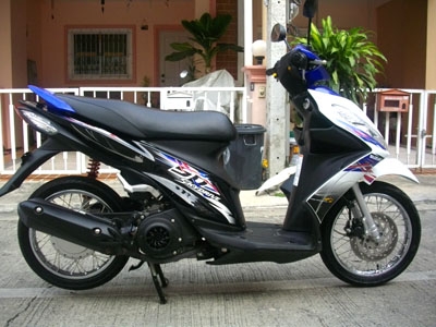 ขายSuzuki Skydrive 2012ลาย SD ไมล์แท้ 4767 กม.เครื่องหัวฉีดประหยัดน้ำมัน สภาพเดิมๆ จากโรงงาน สีน้ำเงิน ขาว