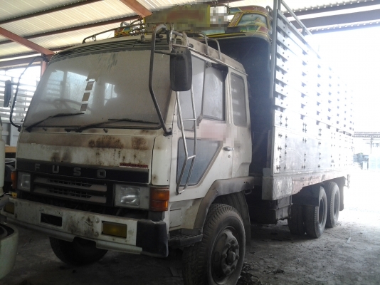 MITSUBISHI FUSO 10 สิบล้อรั้ว เล่มทะเบียนพร้อมค่ะ
