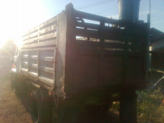 MITSUBISHI FUSO 10 สิบล้อรั้ว เล่มทะเบียนพร้อมค่ะ