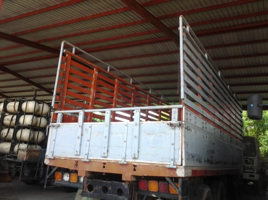 MITSUBISHI FUSO 10 สิบล้อรั้ว เล่มทะเบียนพร้อมค่ะ