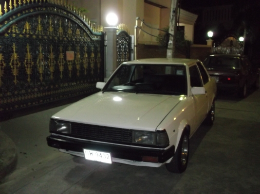 TOYOTA KE70 Retro Classiccar 2 ประตู TOYOTA KE70 Retro Classiccar 2 ประตู