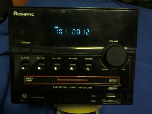 เครื่องเล่น  DVD   ACONATIC   ถูกๆ (ขายแล้วครับ)