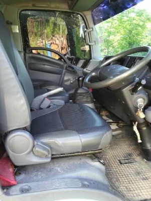 รถอิซูซุ 6 ล้อดั๊ม NPR 150 แรงม้า  รถวิ่ง 60000 กว่าโล  สนใจติดต่อ 081-6079515