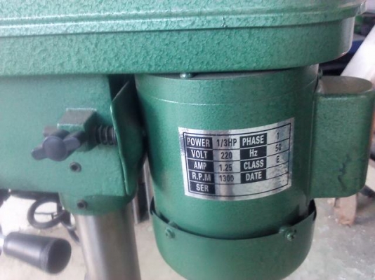 ลดราคา สว่านแท่นตัวเล็กสูงประมาณ 70 cm.หัวจับดอกส่วานได้ถึง 13 มม.(ลดแค่ 5 ตัว)