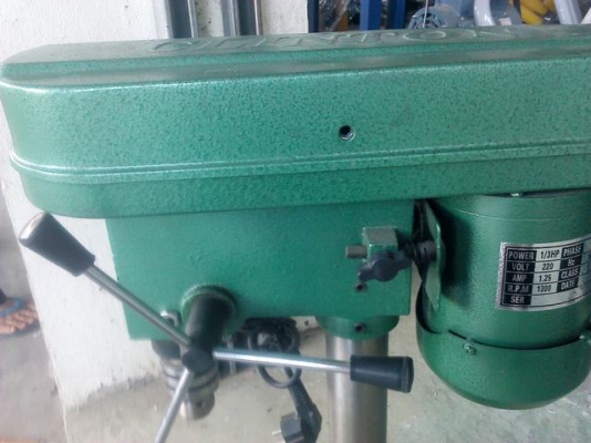 ลดราคา สว่านแท่นตัวเล็กสูงประมาณ 70 cm.หัวจับดอกส่วานได้ถึง 13 มม.(ลดแค่ 5 ตัว)