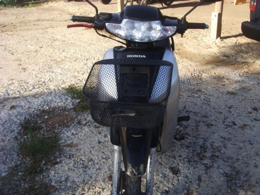 นายหมูแปลงยาวขาย  Honda  wave  100  เครื่องดีสีสวยขายราคา  15500