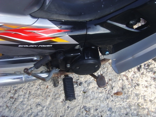 นายหมูแปลงยาวขาย  Honda  wave  100  เครื่องดีสีสวยขายราคา  15500