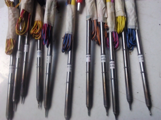 หัวแร้งDC ยี่ห้อ hakko ของญีปุ่น ปลอดภัยเรื่องไฟดูดไฟรั่ว 100 \%เหมาะเอาติดรถไว้ยามจำเป็นหรือไปในที่ไม่มีไฟใช้