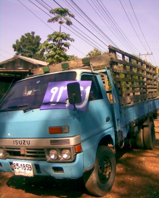 ุ6 ล้อ อีซูซุ